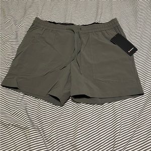 Lululemon Bowline Short 5" *Stretch Ripstop - Size: XXL - Colour: Olive